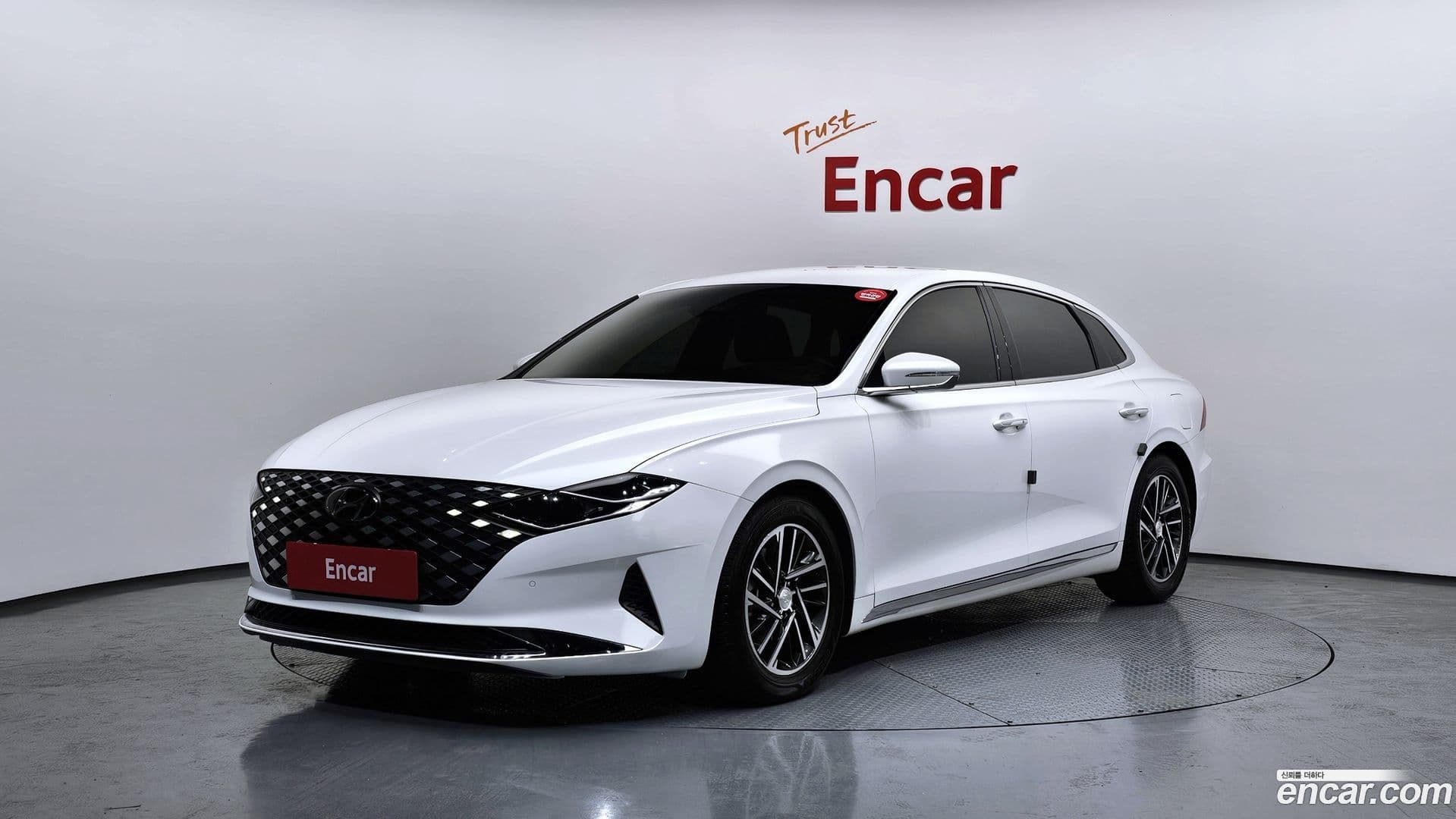 Main__Slider__Photo:Grandeur Hyundai 2020.2-0