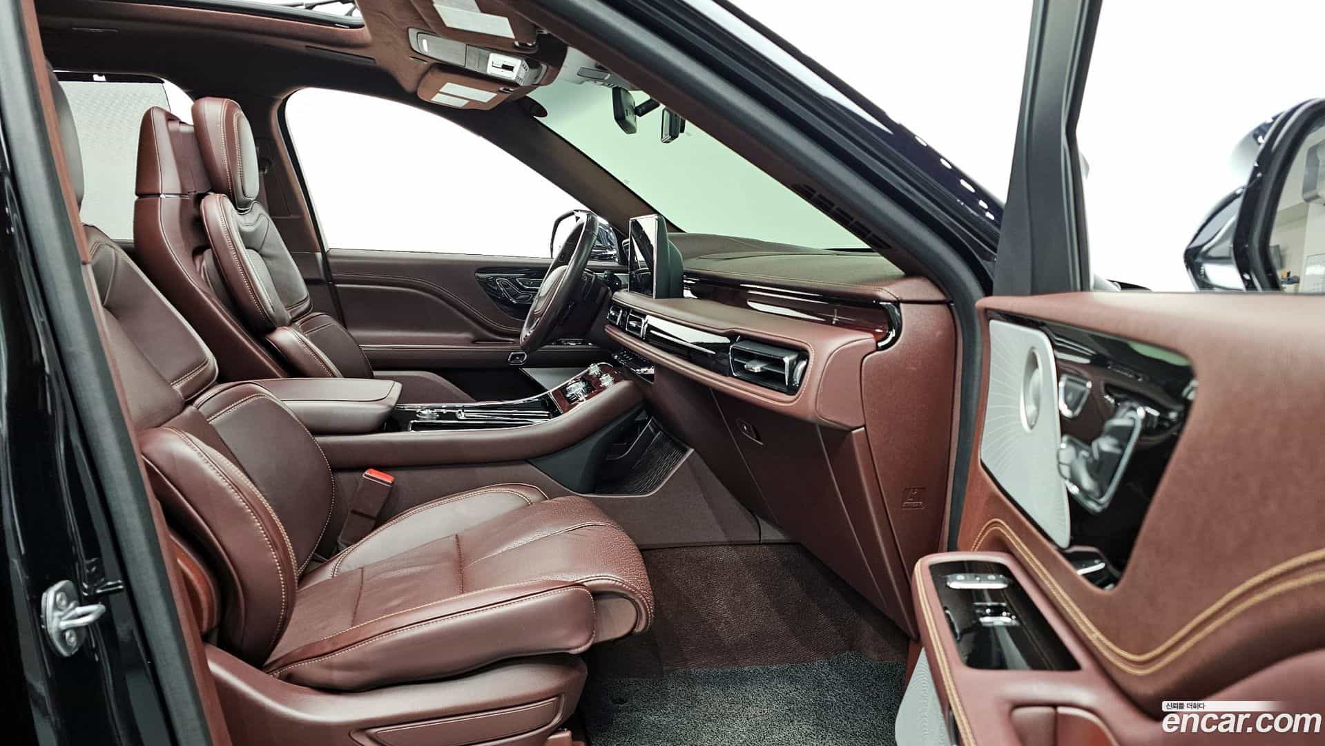Aviator Lincoln 2021.9-INNER-010