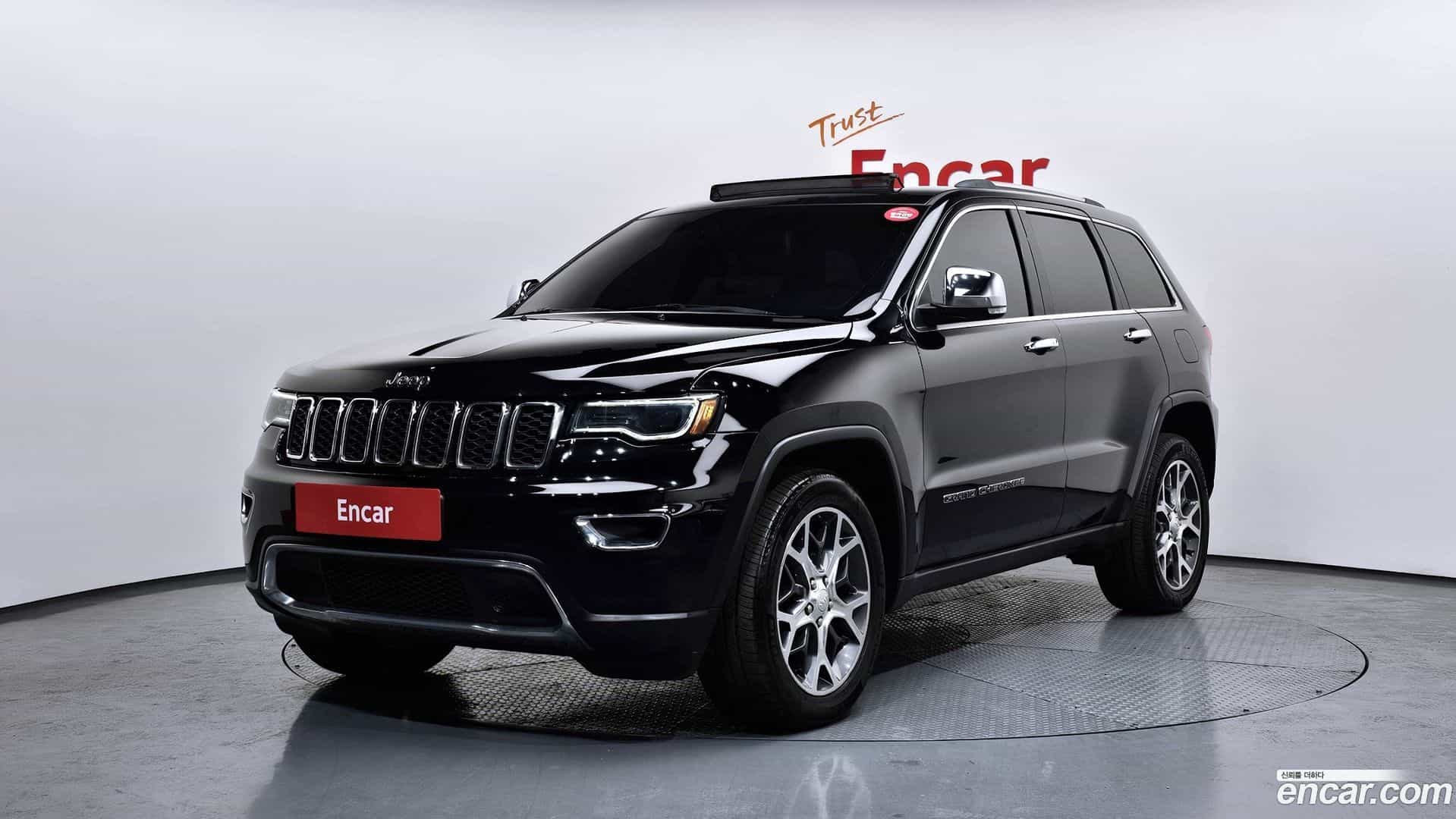Cherokee Jeep 2019.2-OUTER-001