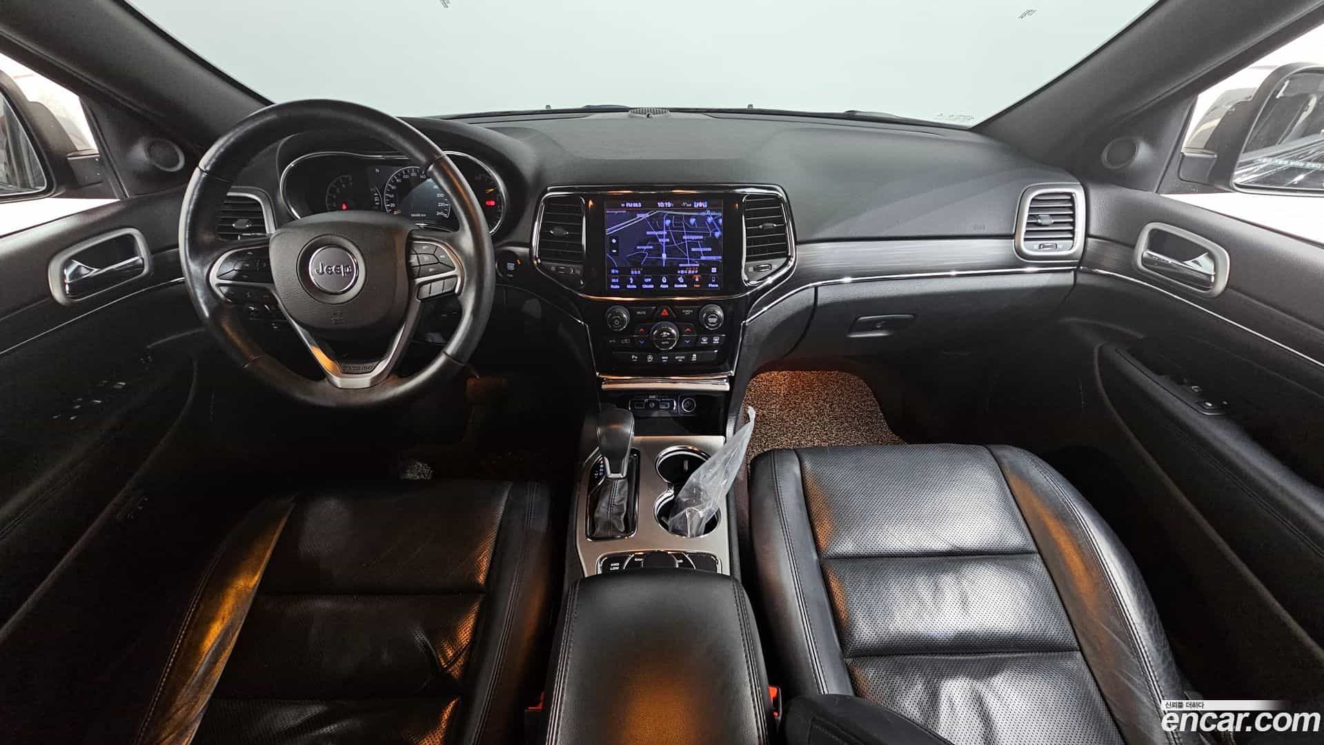 Cherokee Jeep 2019.2-INNER-007