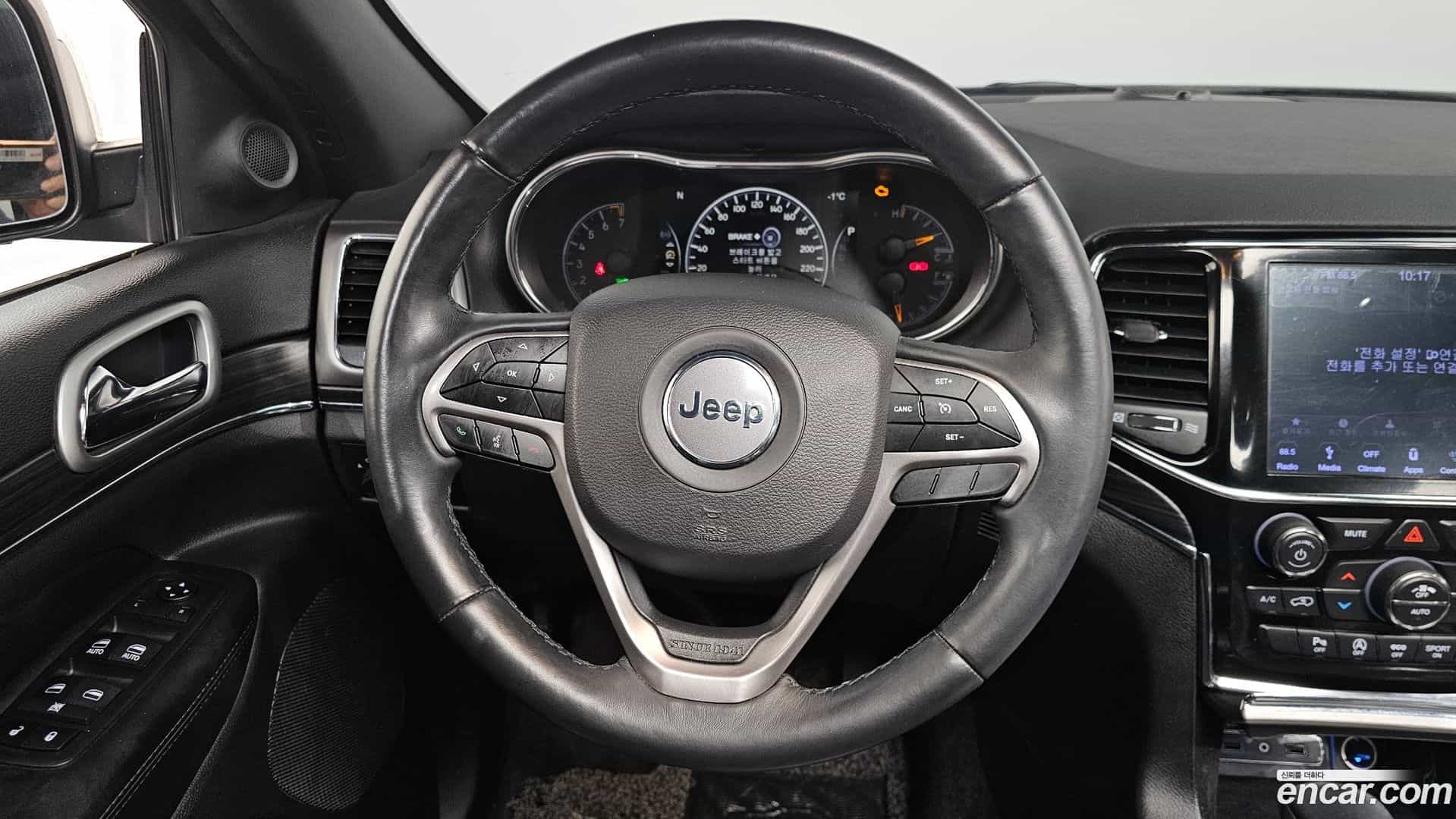 Cherokee Jeep 2019.2-OPTION-017