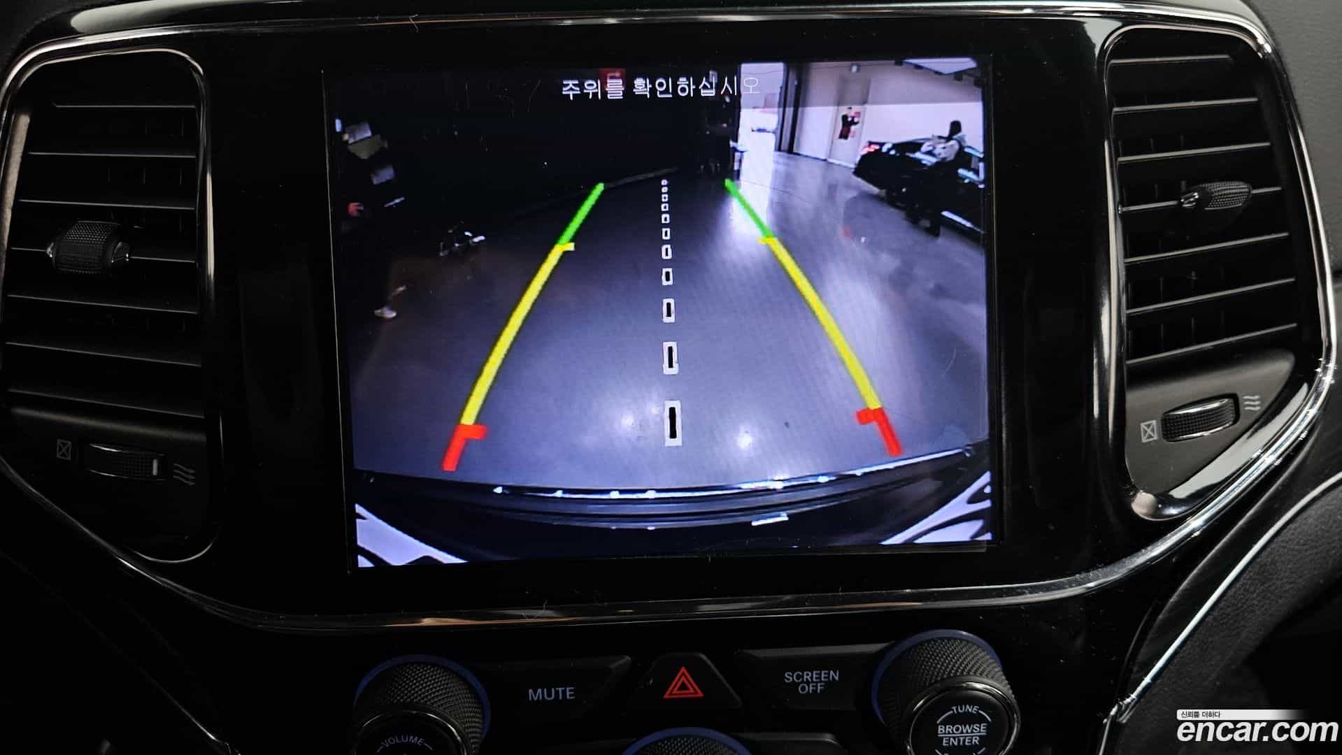 Cherokee Jeep 2019.2-OPTION-019