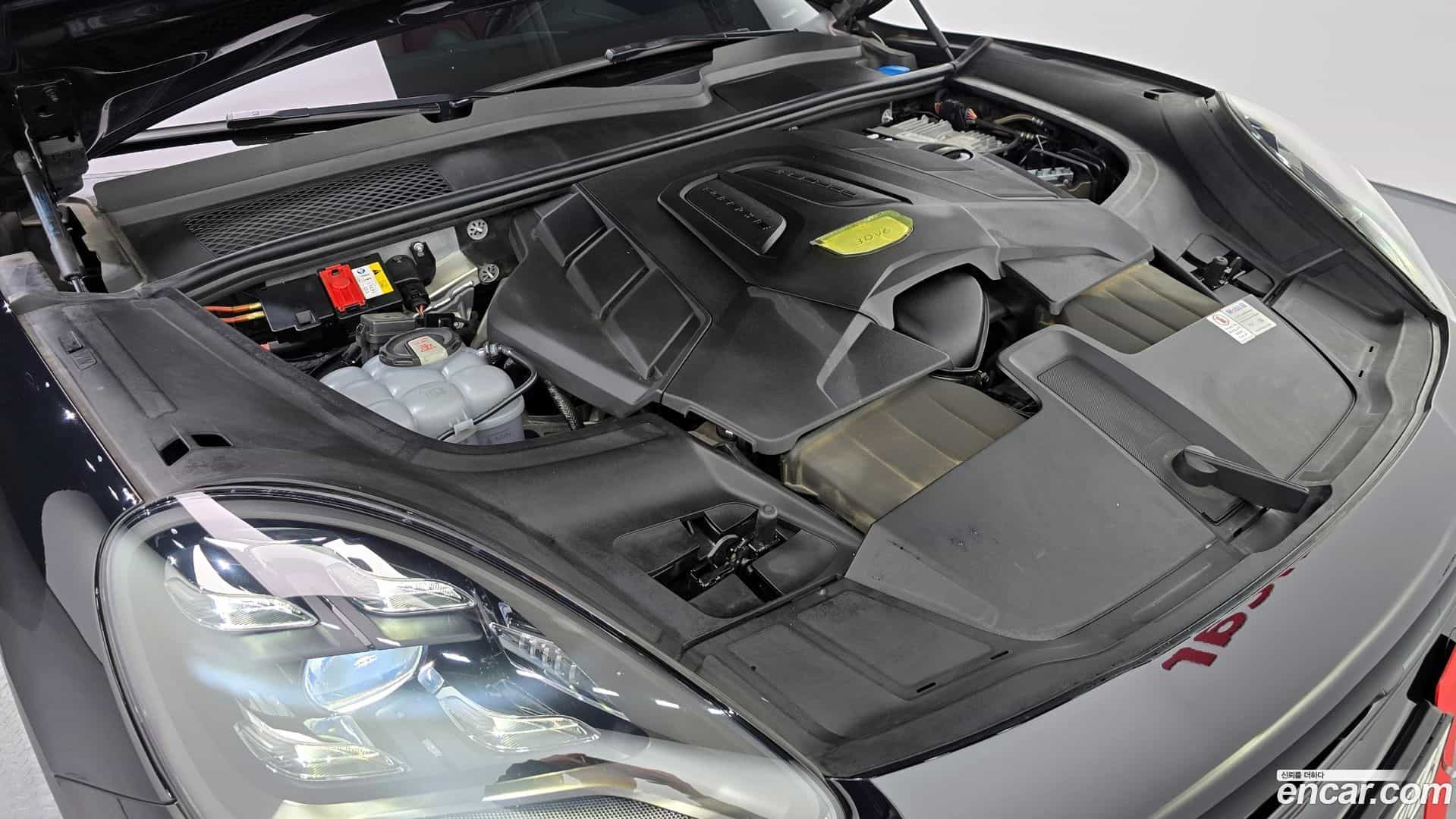 Cayenne Porsche 2021.3-INNER-006