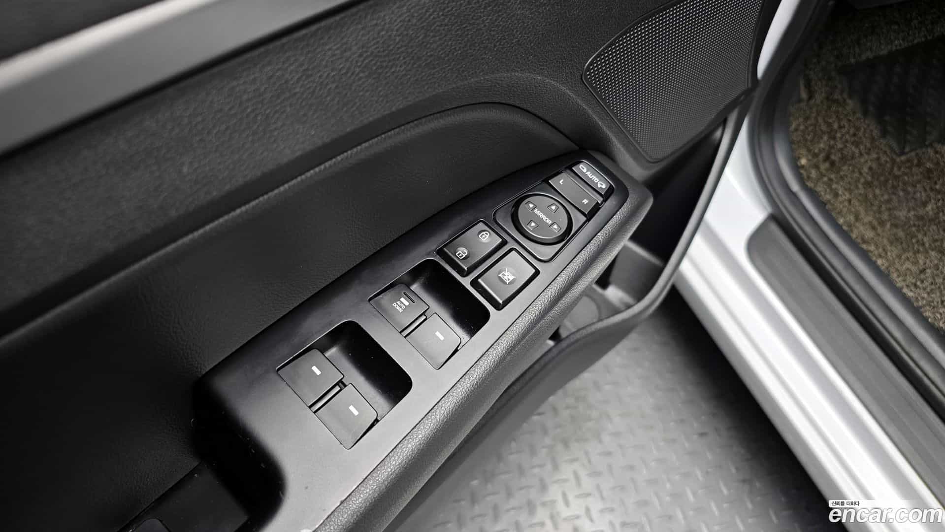 AVANTE Hyundai 2018.4-OPTION-021