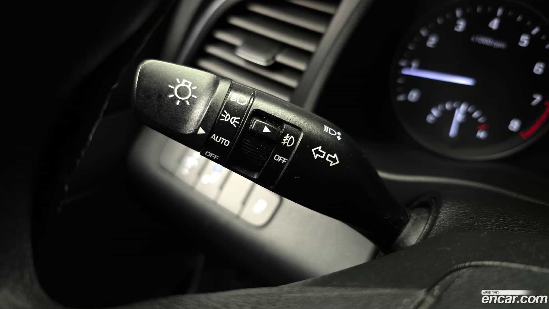 AVANTE Hyundai 2018.4-OPTION-022