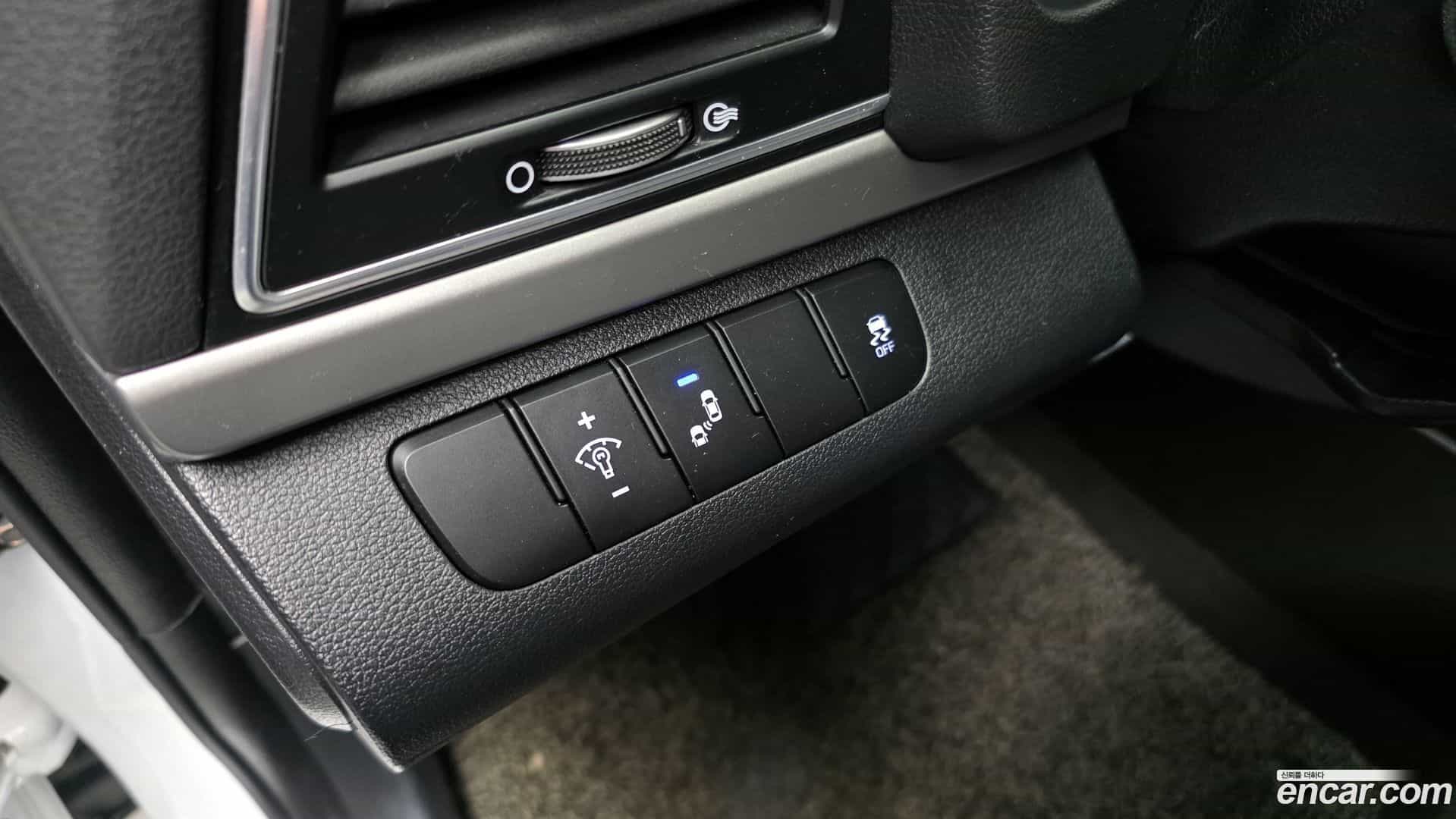 AVANTE Hyundai 2018.4-OPTION-023