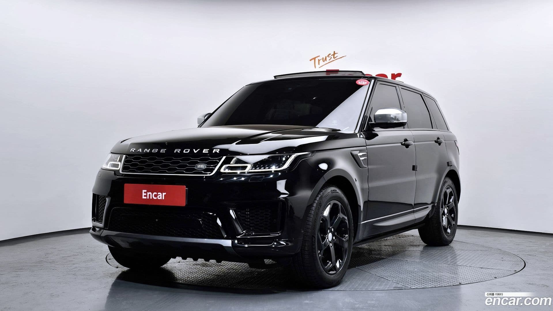 Main__Slider__Photo:Range Rover Sport Land Rover 2018.3-0