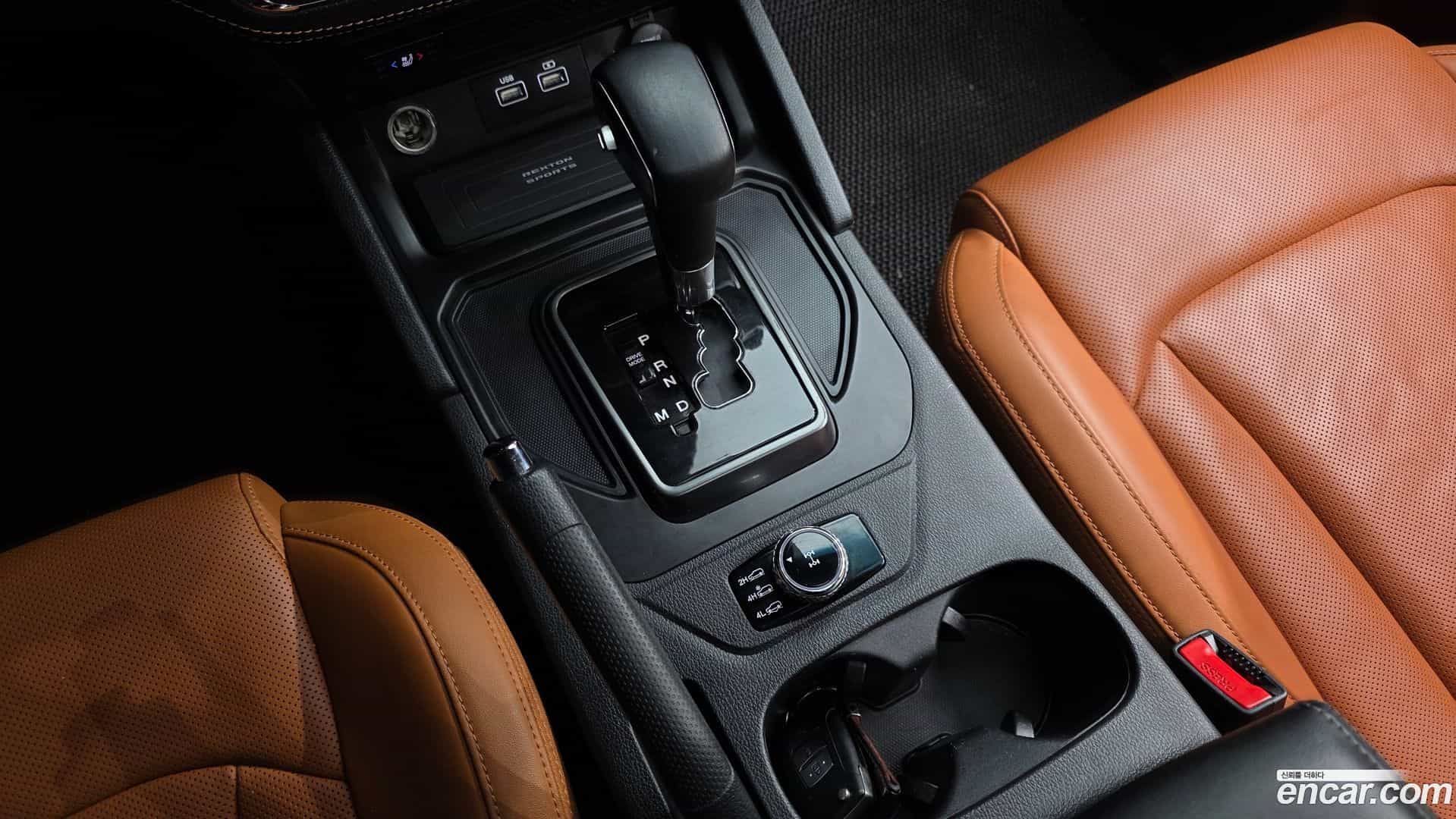 Rexton KG Mobility 2022.7-INNER-009
