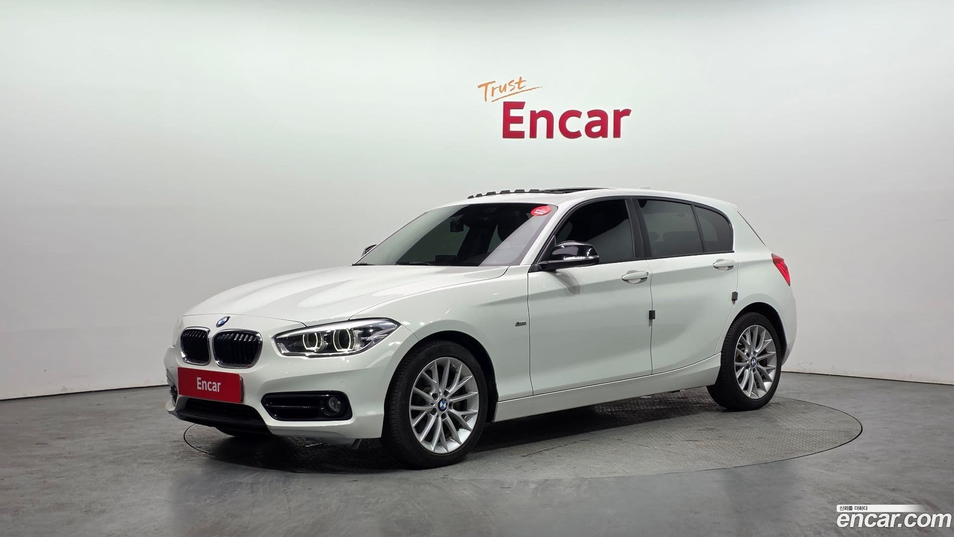 Main__Slider__Photo:1-Series BMW 2015.8-0