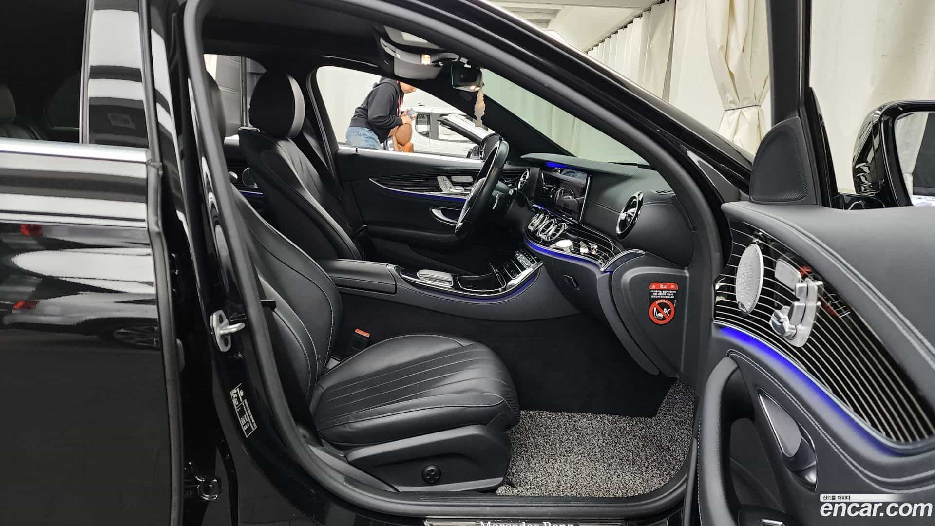 E-Class Mercedes-Benz 2021.2-OPTION-015