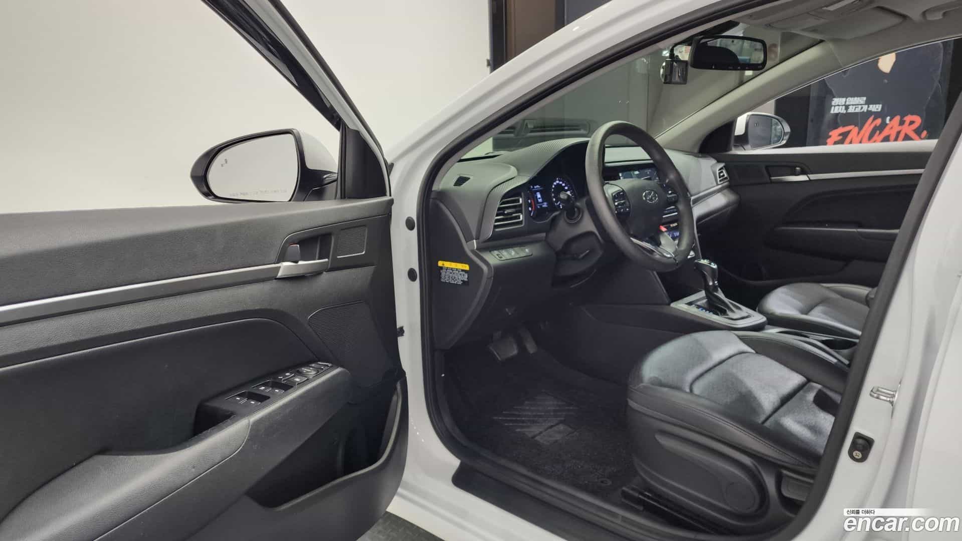 AVANTE Hyundai 2019.3-INNER-010