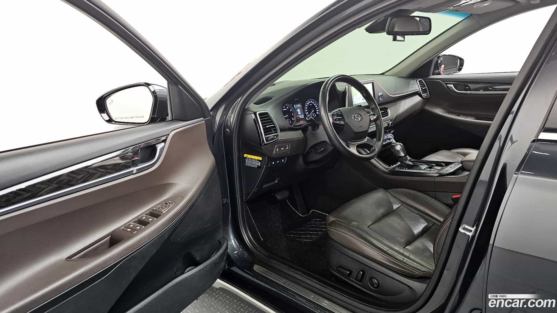 Grandeur Hyundai 2017.10-INNER-010