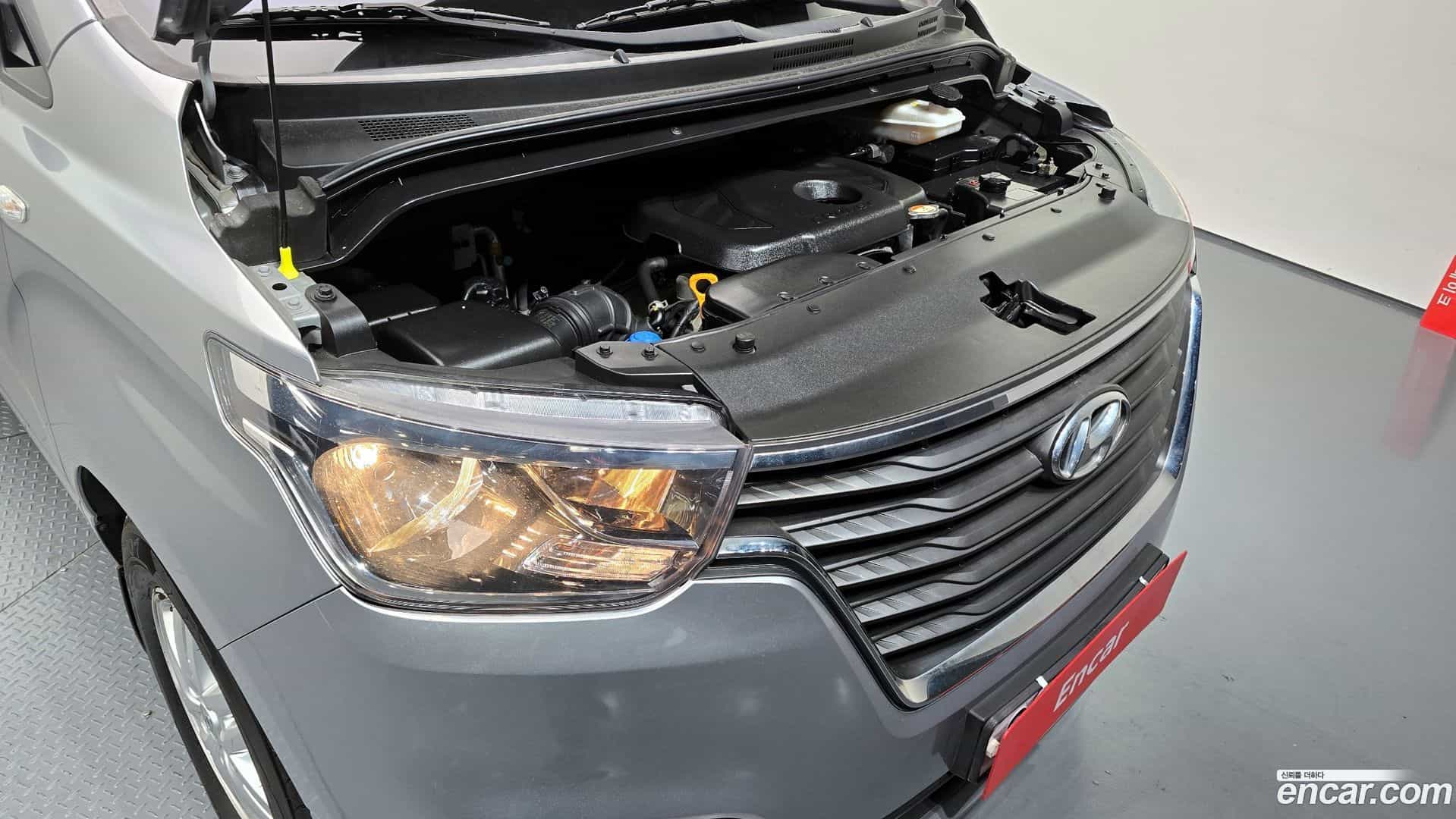 Starex Hyundai 2018.0-INNER-006