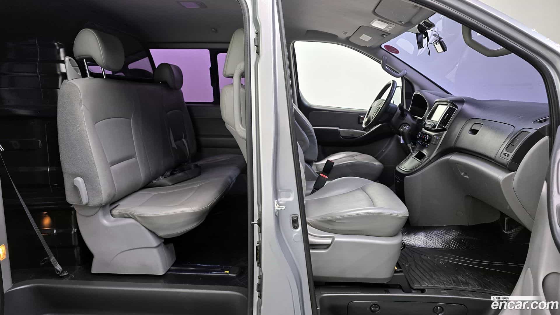 Starex Hyundai 2018.0-INNER-010