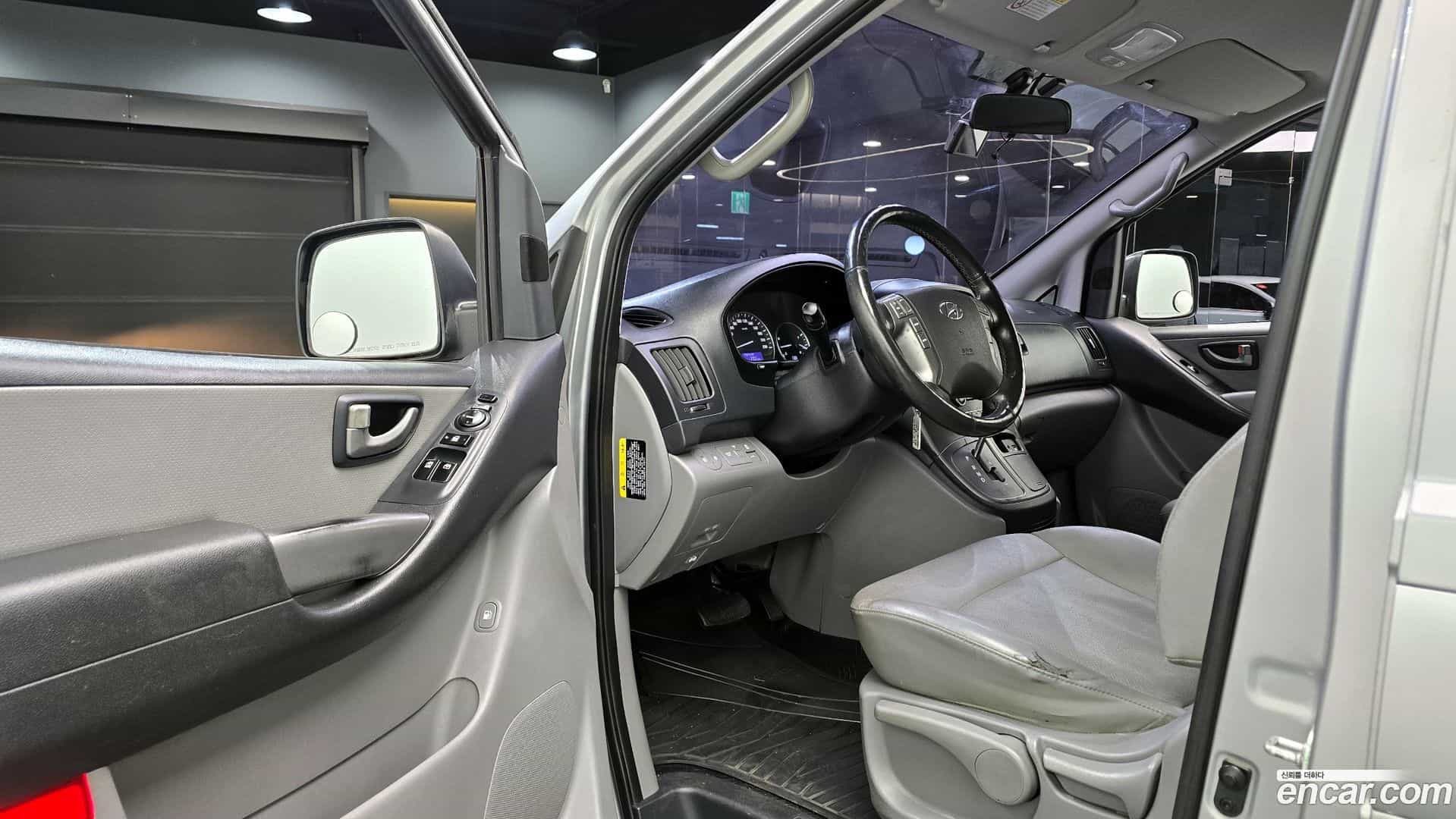 Starex Hyundai 2018.0-OPTION-015