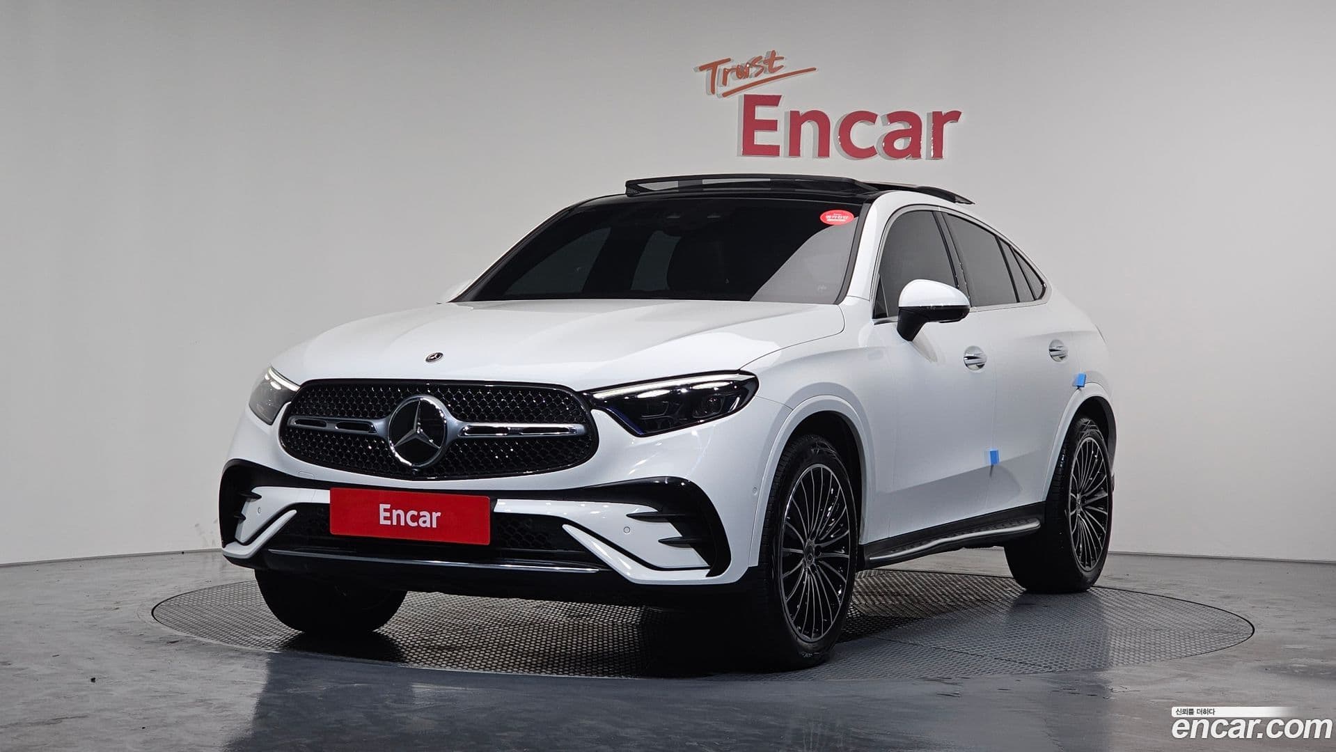 Main__Slider__Photo:GLC-Class Mercedes-Benz 2024.1-0