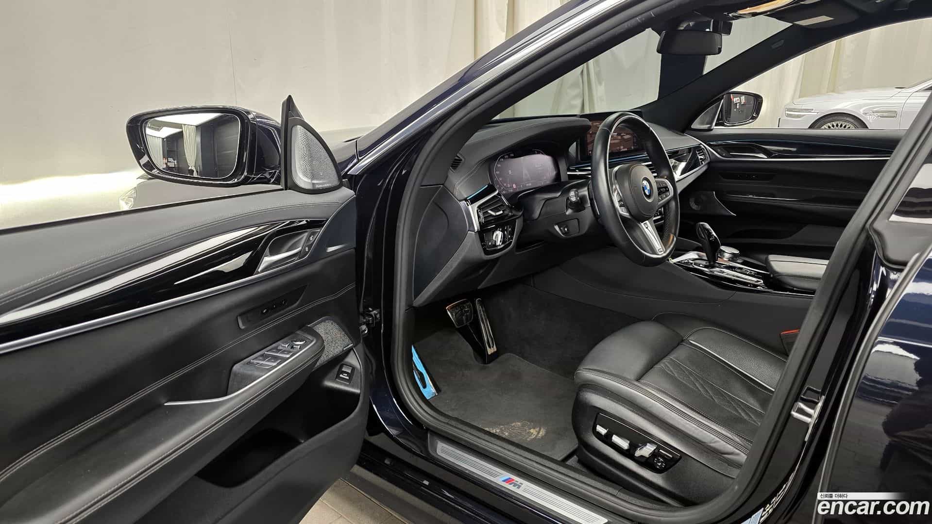 Gran Turismo BMW 2022.2-INNER-010