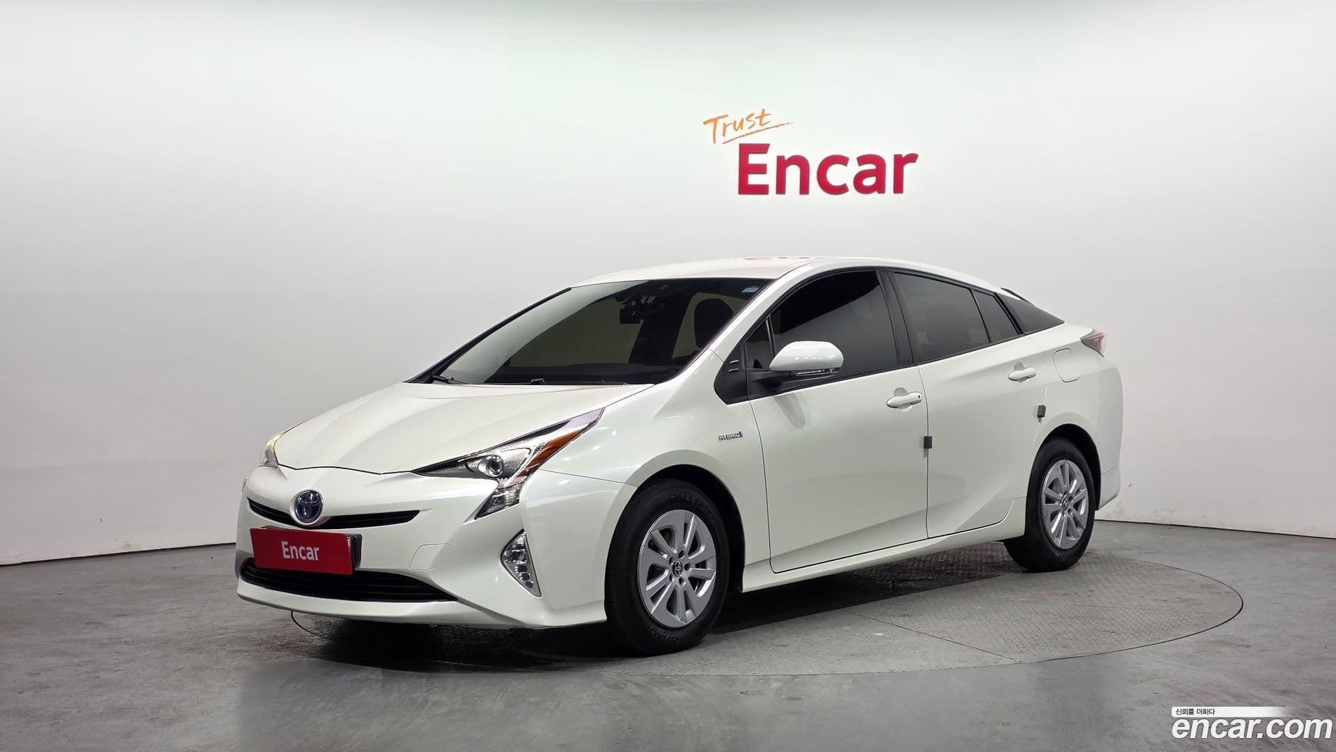 Main__Slider__Photo:Prius Toyota 2017.1-0