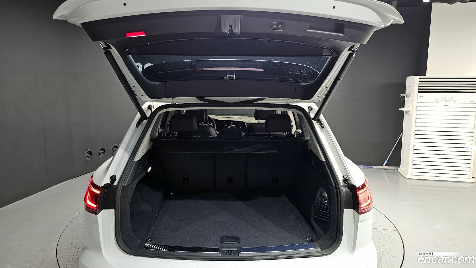 Touareg Volkswagen 2024.11-OPTION-024