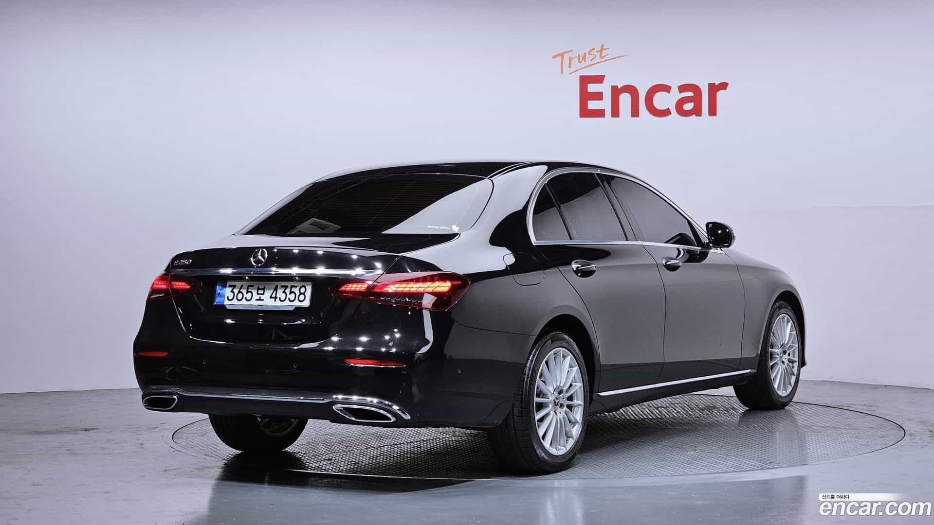 E-Class Mercedes-Benz 2022.3-OUTER-002
