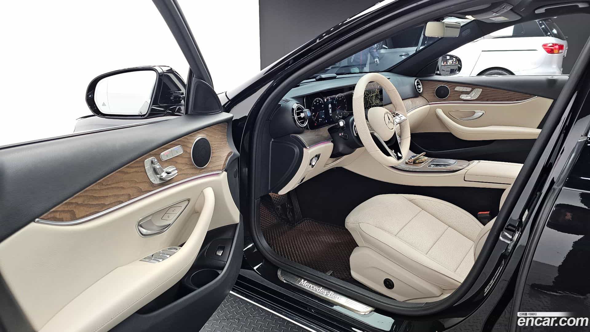 E-Class Mercedes-Benz 2022.3-OPTION-015