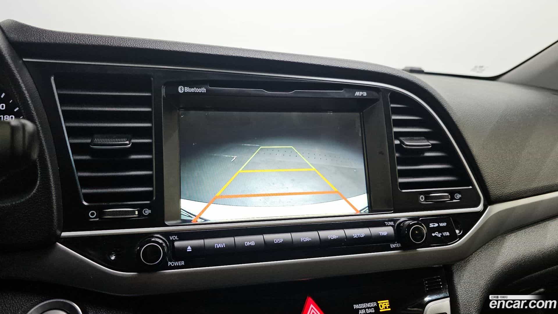AVANTE Hyundai 2017.10-OPTION-022