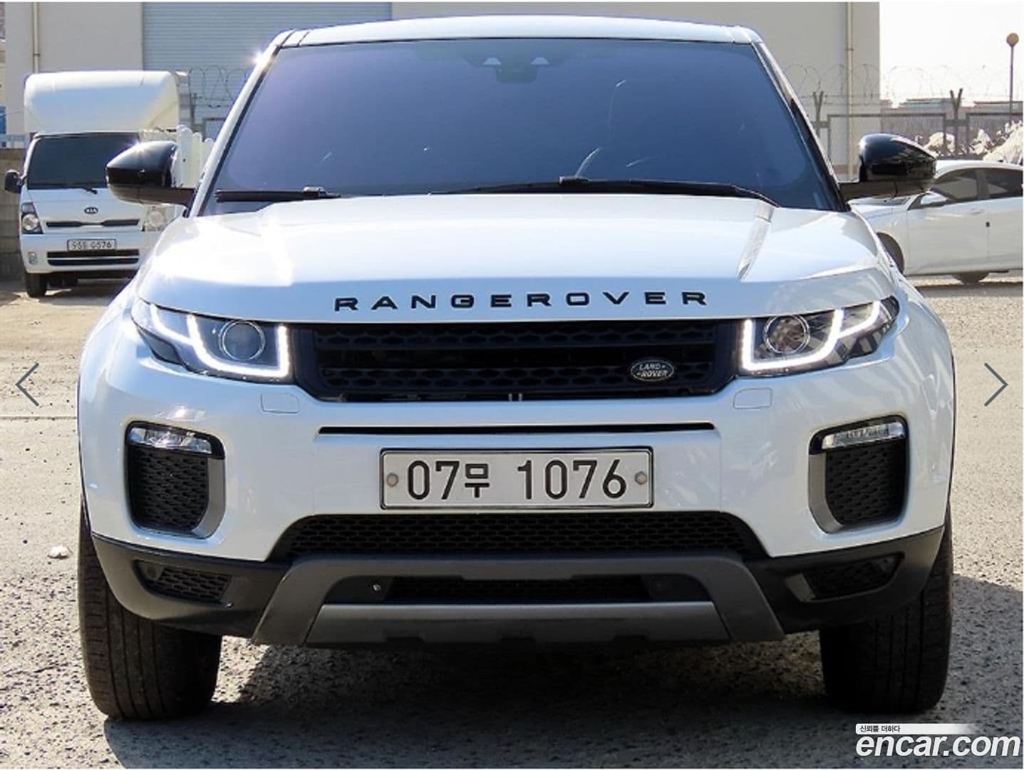 Main__Slider__Photo:Range Rover Evoque Land Rover 2017.6-0