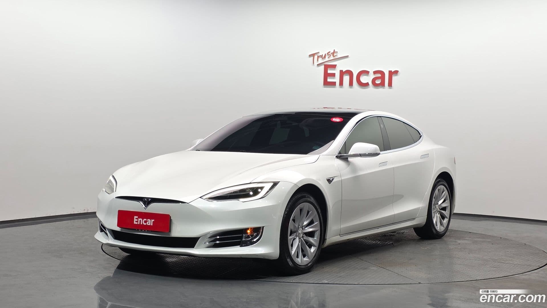 Main__Slider__Photo:Model S Tesla 2019.8-0