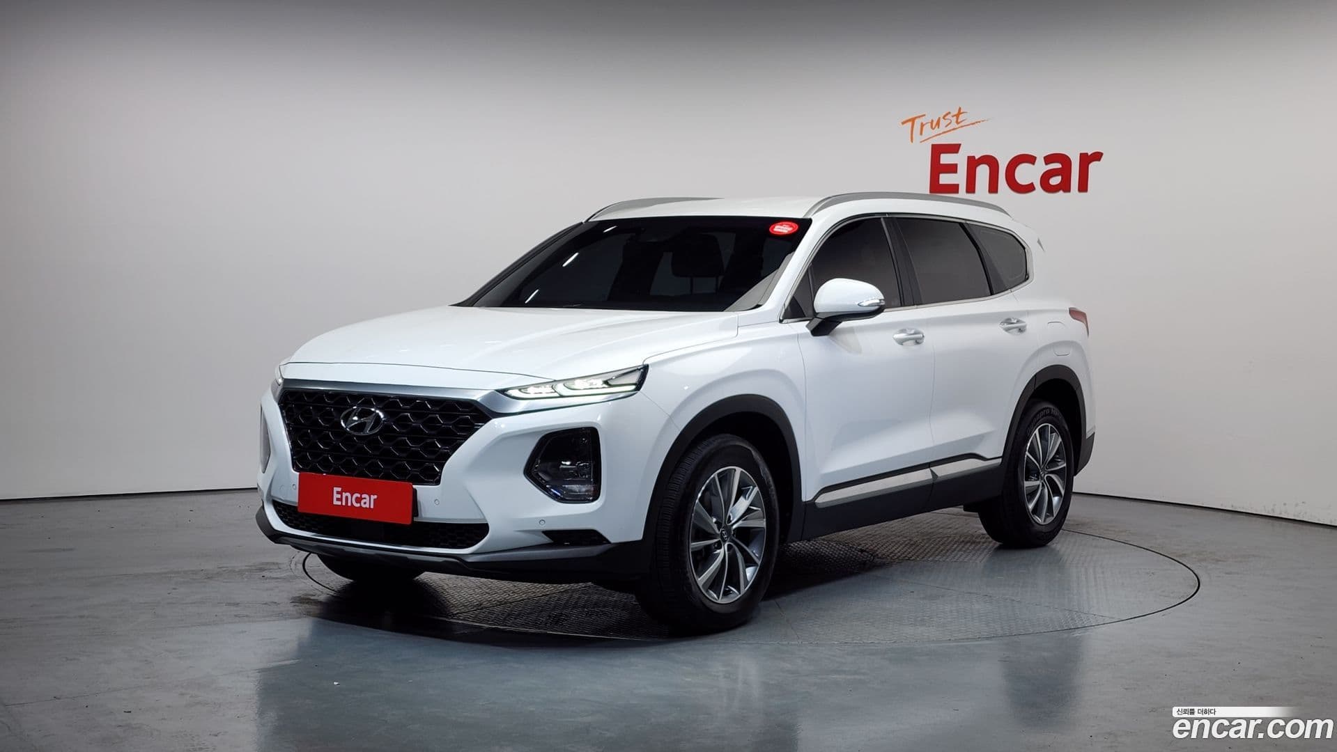 Main__Slider__Photo:Santafe Hyundai 2019.11-0
