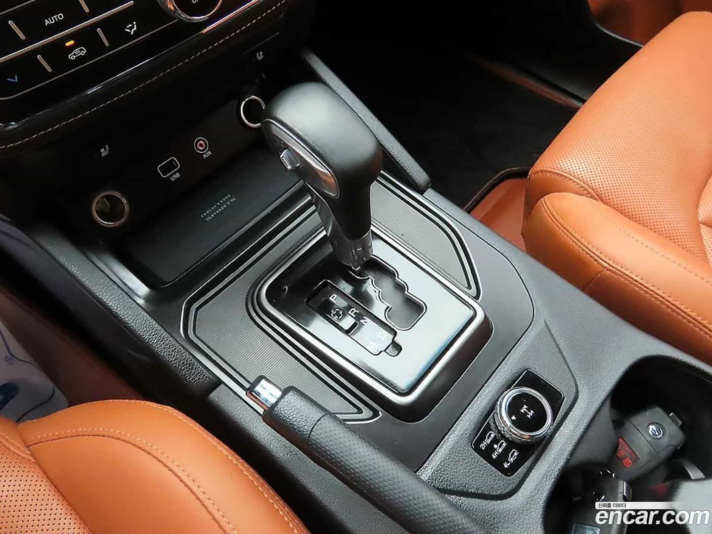Rexton KG Mobility 2021.8-INNER-010