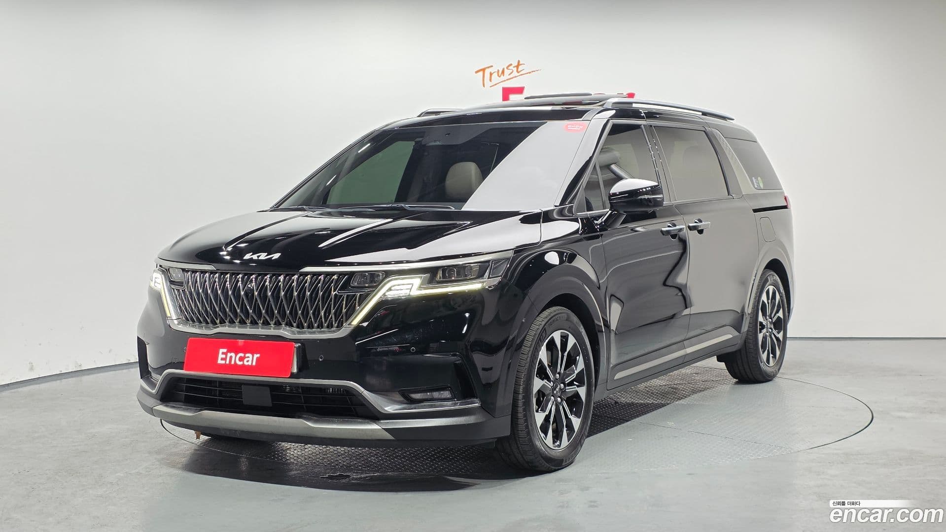 Main__Slider__Photo:Canival Kia 2022.1-0