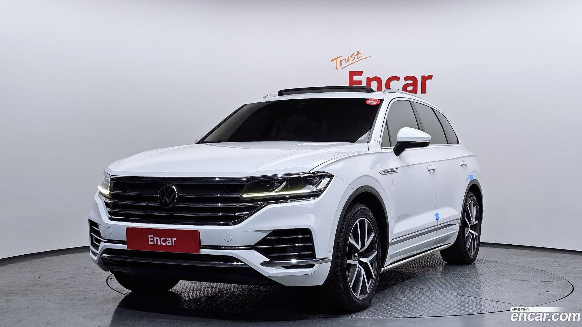 Main__Slider__Photo:Touareg Volkswagen 2021.0-0