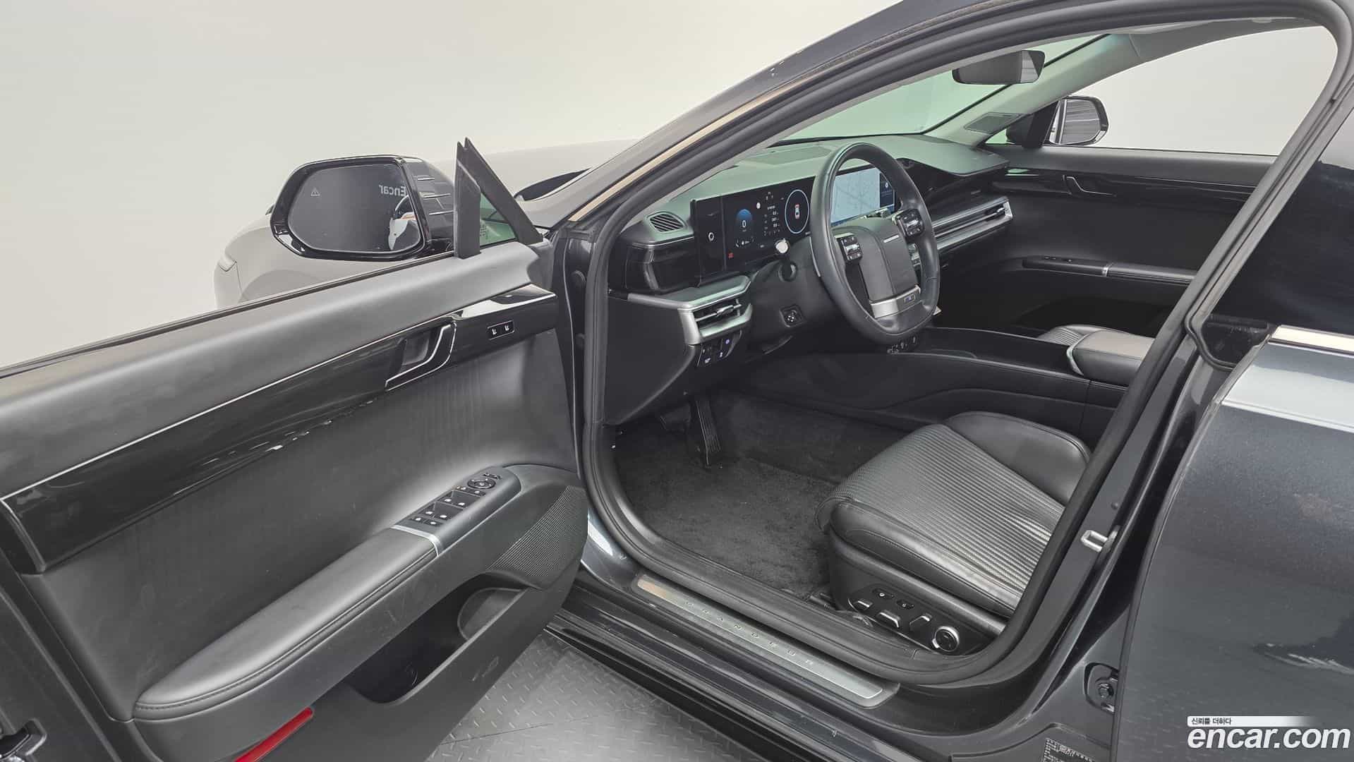 Grandeur Hyundai 2022.11-OPTION-015