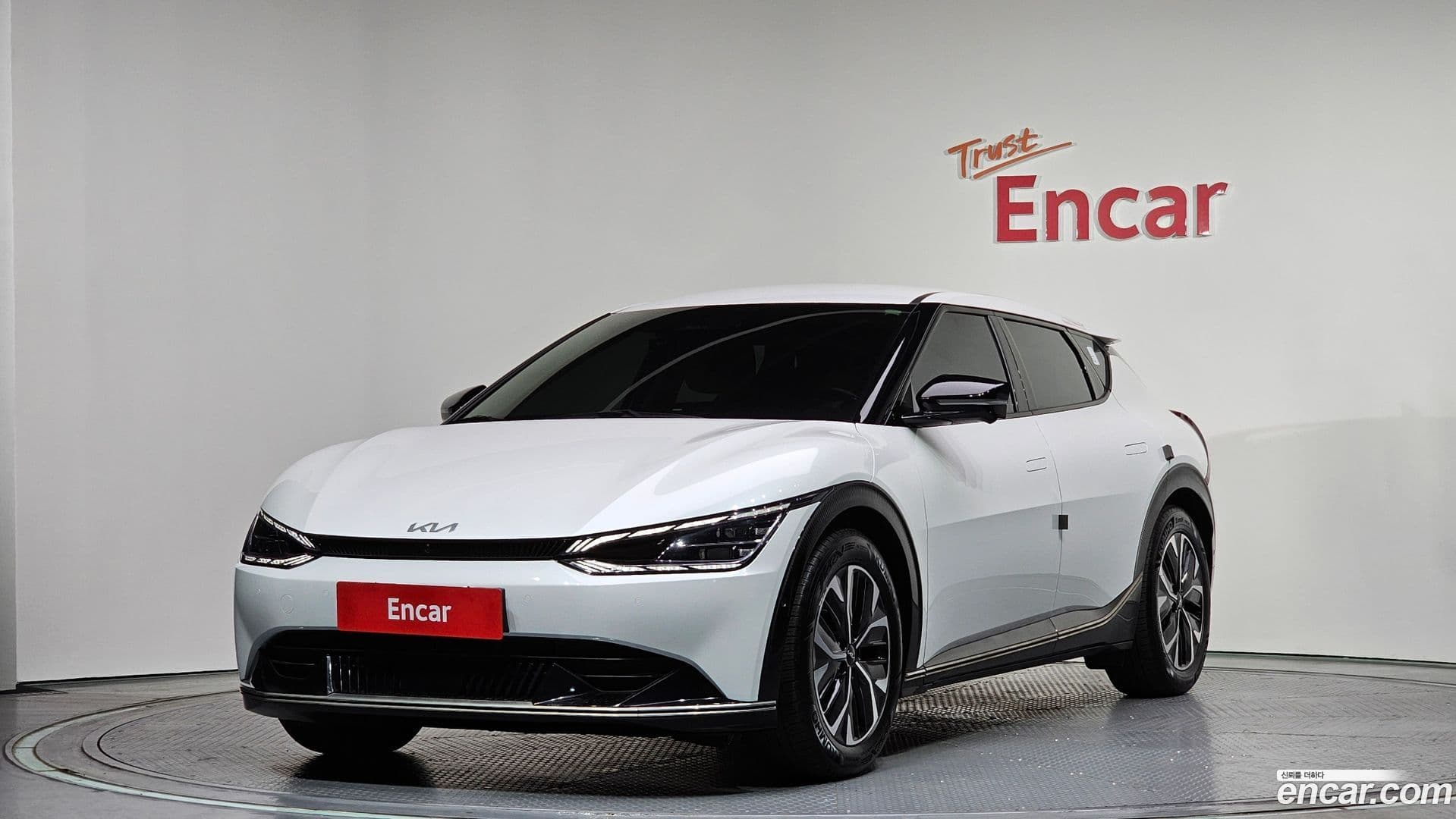 Main__Slider__Photo:EV6 Kia 2023.2-0