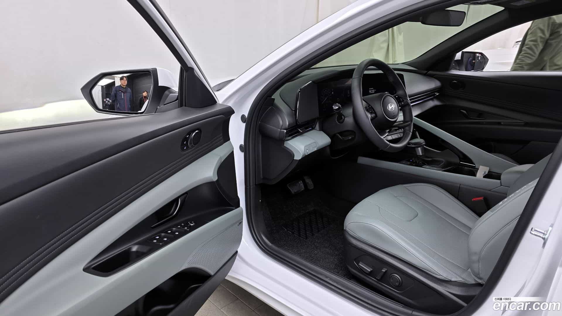 AVANTE Hyundai 2025.10-INNER-010
