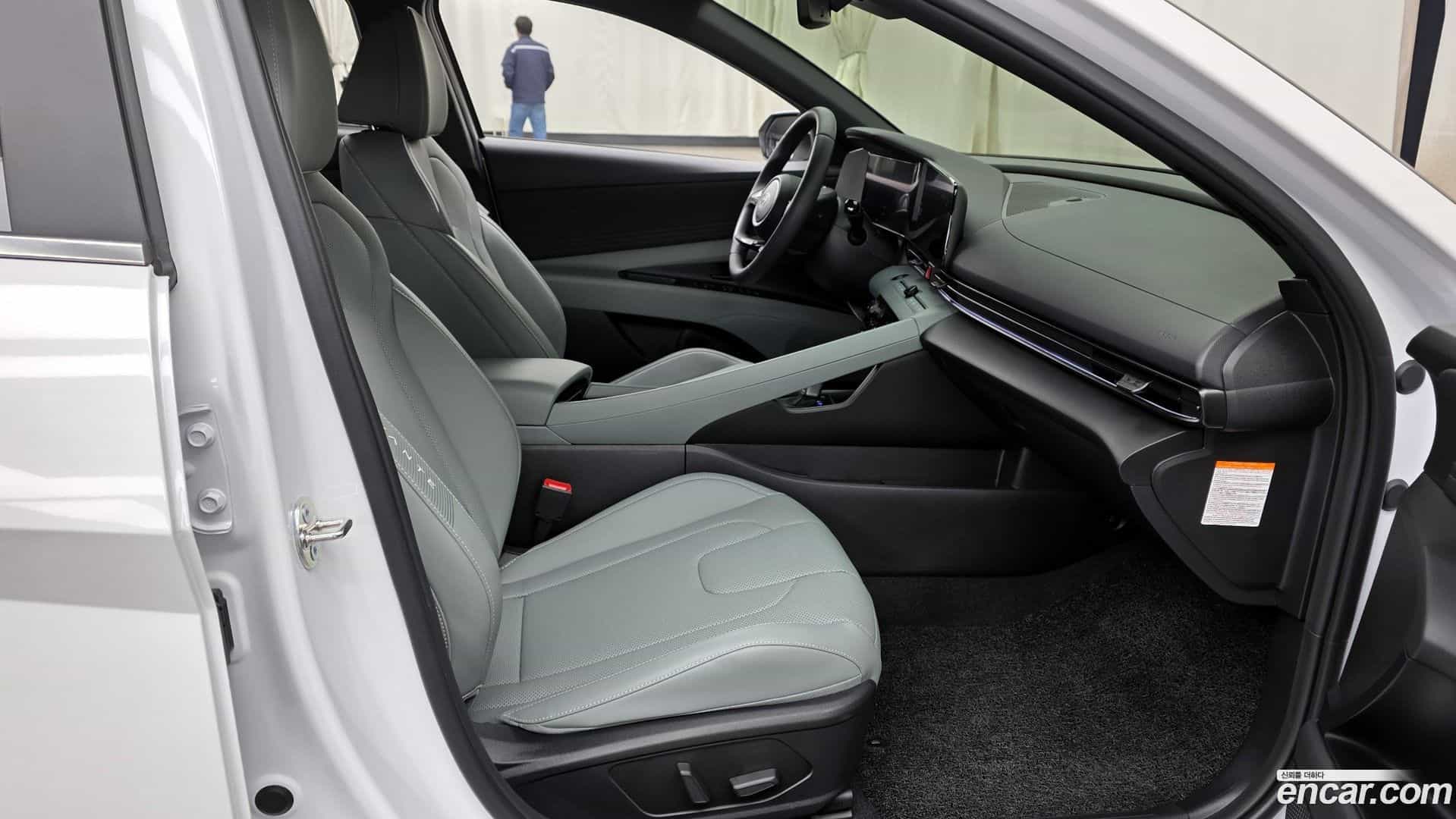 AVANTE Hyundai 2025.10-OPTION-015