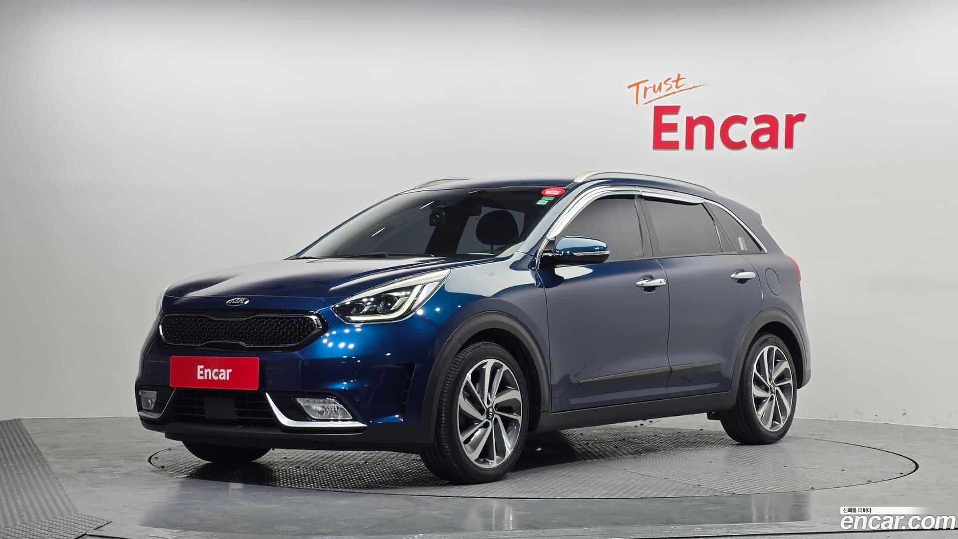 Main__Slider__Photo:Niro Kia 2018.6-0