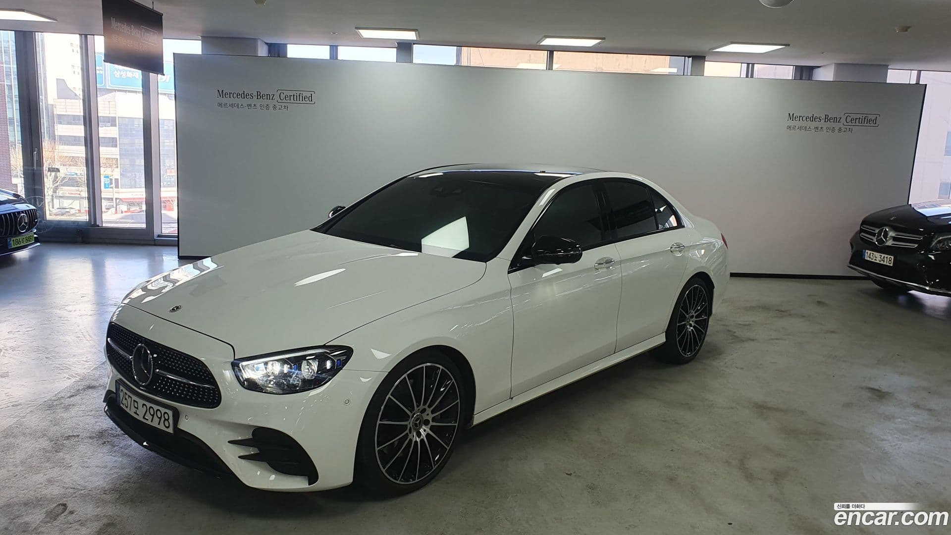 Main__Slider__Photo:E-Class Mercedes-Benz 2023.2-0