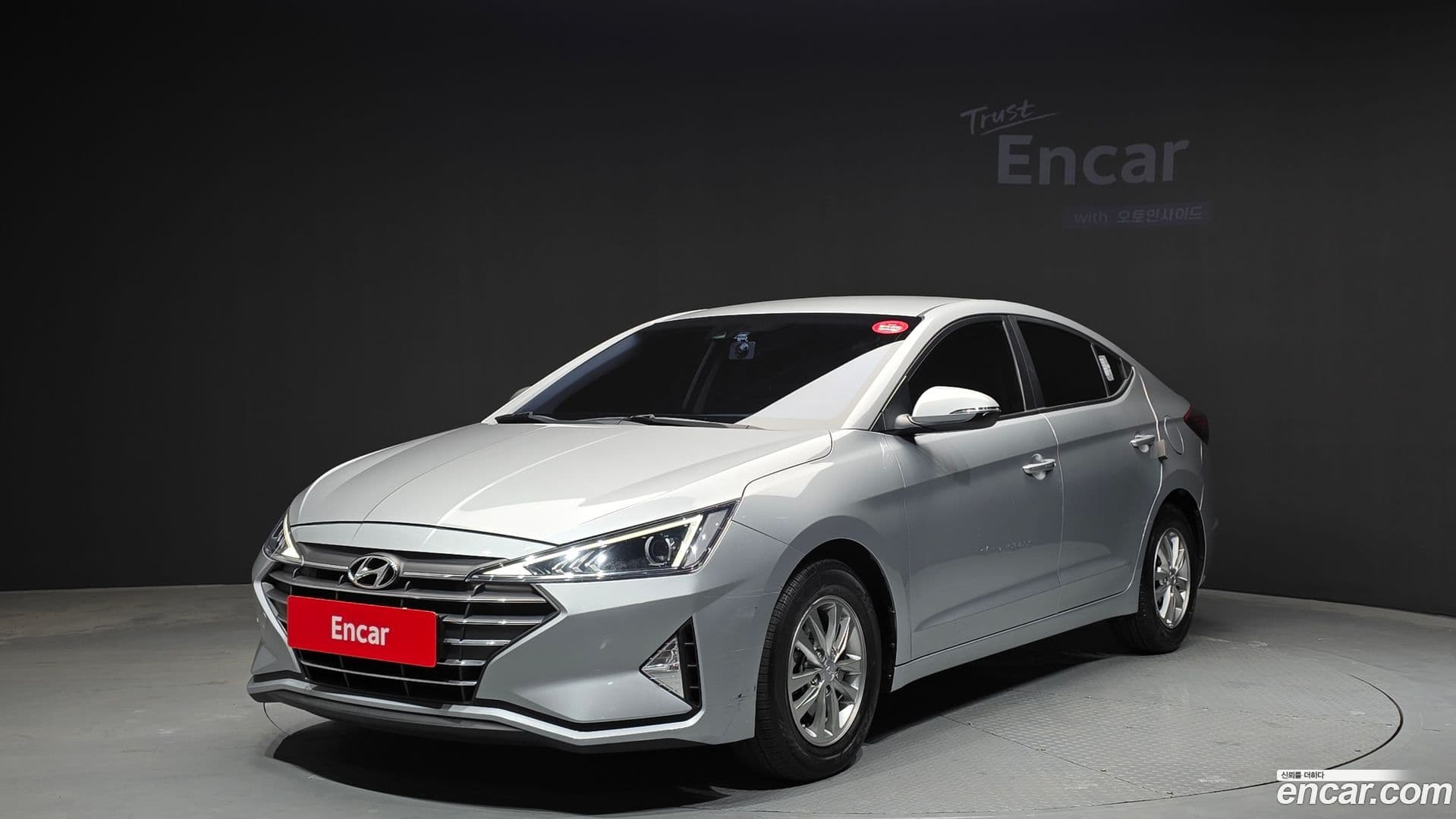 Main__Slider__Photo:AVANTE Hyundai 2019.10-0