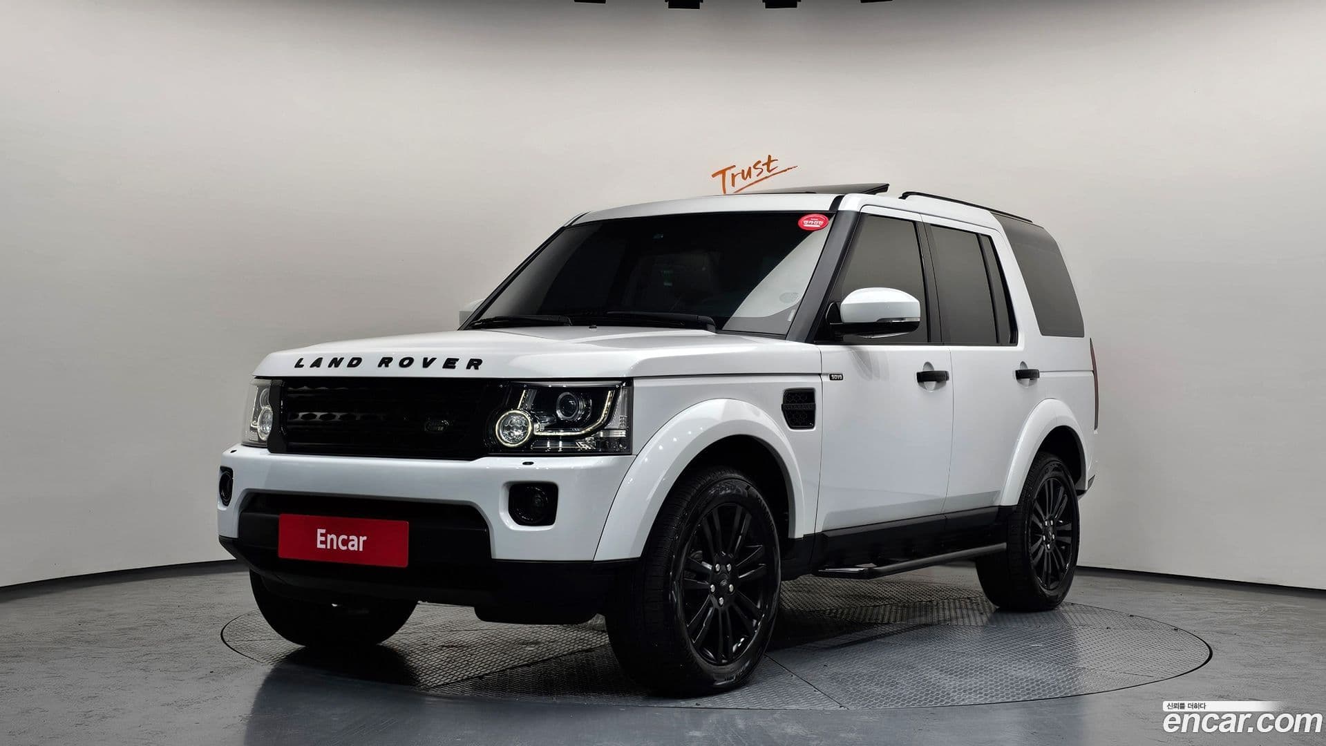 Main__Slider__Photo:Discovery Land Rover 2015.2-0