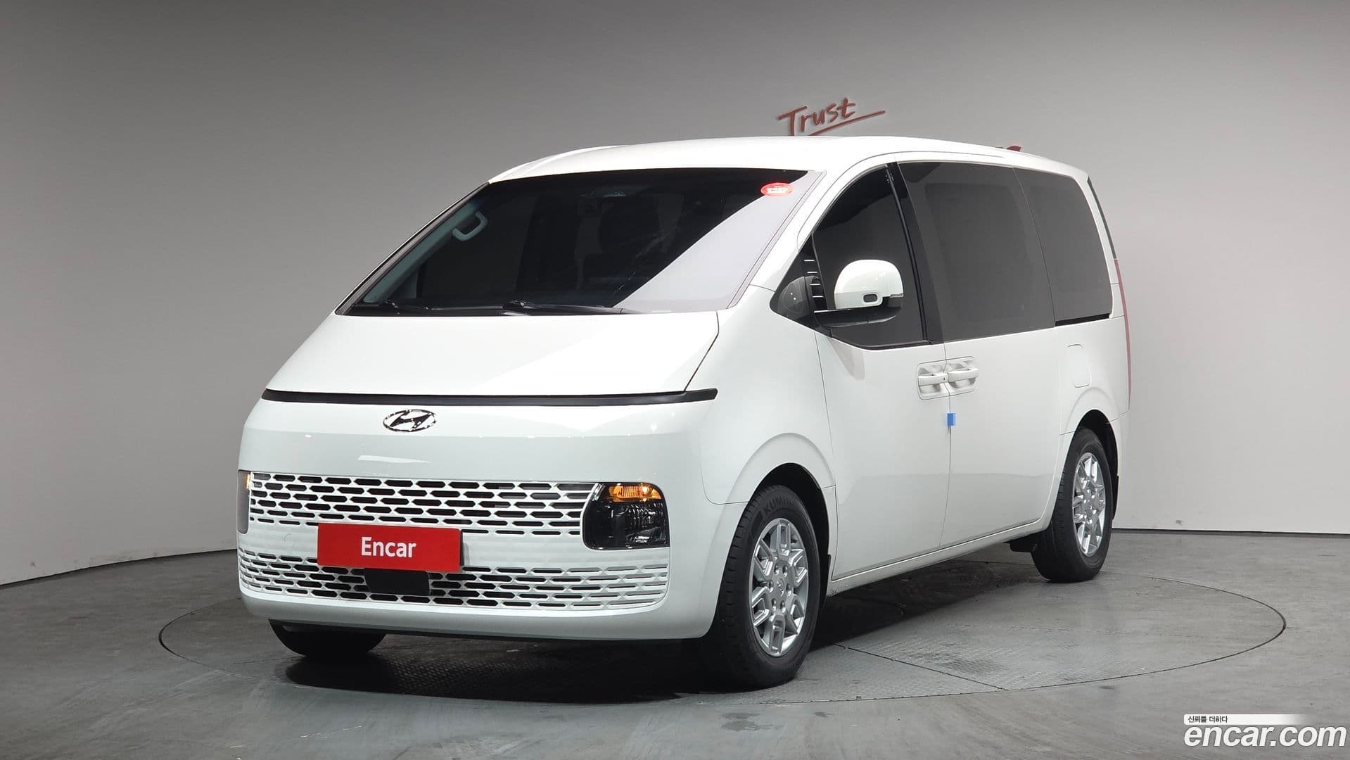 Main__Slider__Photo:Staria Hyundai 2022.4-0