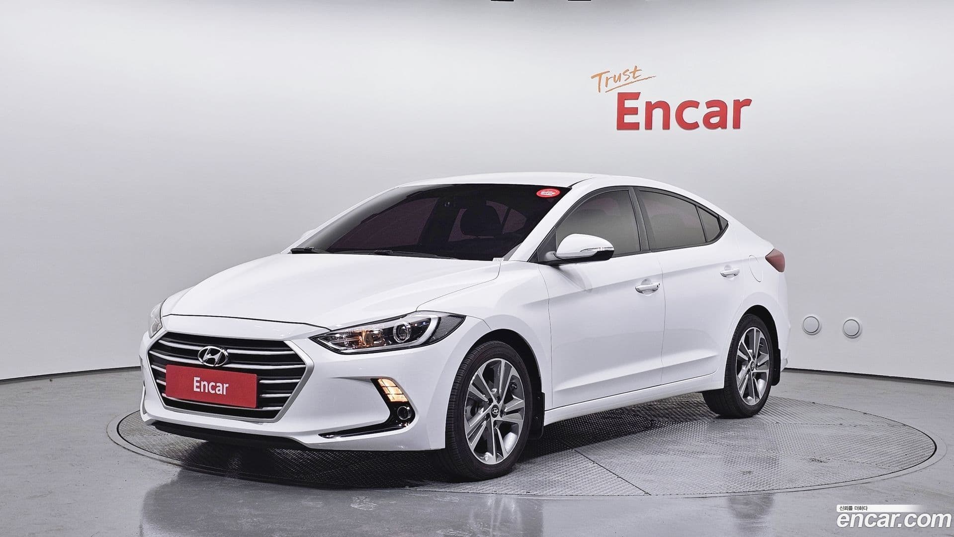 Main__Slider__Photo:AVANTE Hyundai 2017.11-0