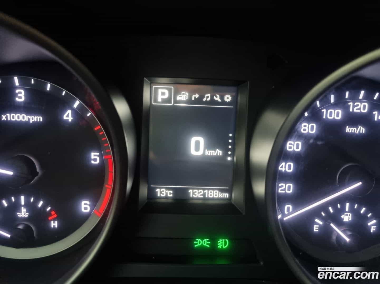 Santafe Hyundai 2018.1-INNER-006