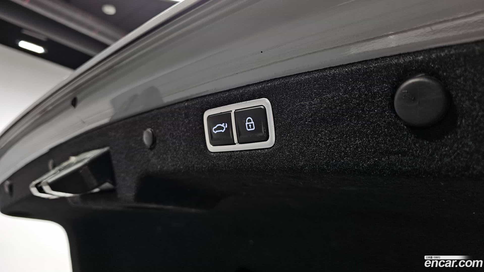 Grandeur Hyundai 2023.1-OPTION-024