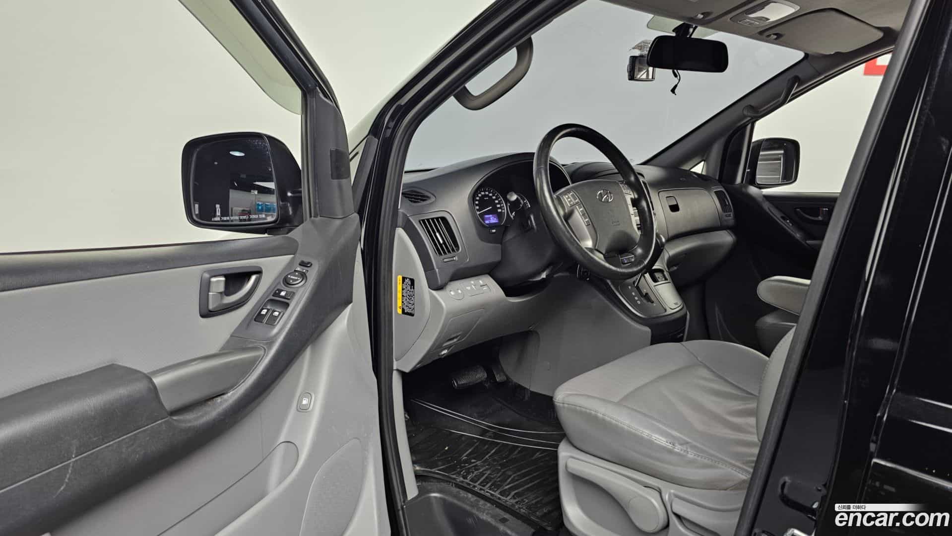 Starex Hyundai 2019.4-INNER-010