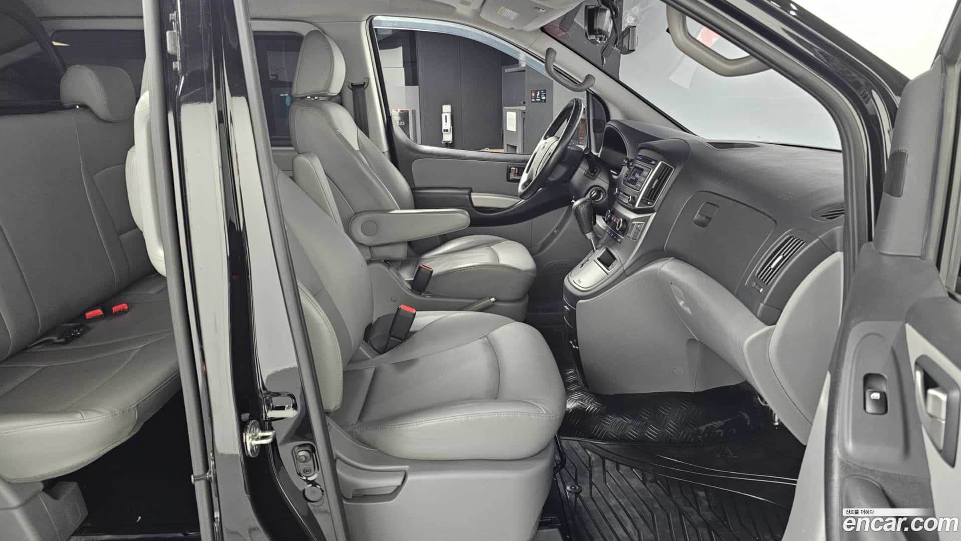 Starex Hyundai 2019.4-OPTION-015