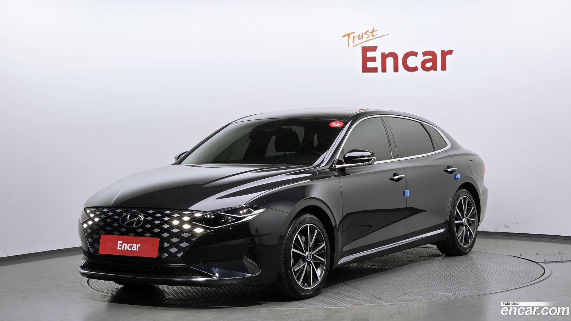 Main__Slider__Photo:Grandeur Hyundai 2020.8-0