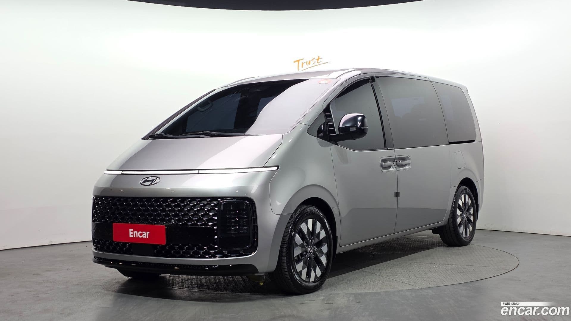 Main__Slider__Photo:Staria Hyundai 2022.6-0