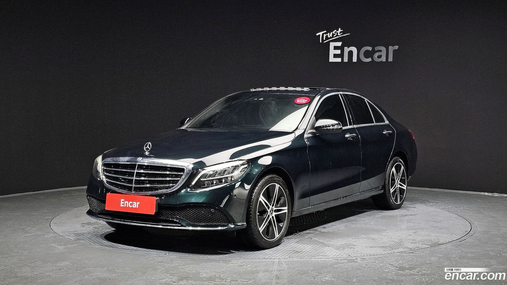 Main__Slider__Photo:C-Class Mercedes-Benz 2019.8-0