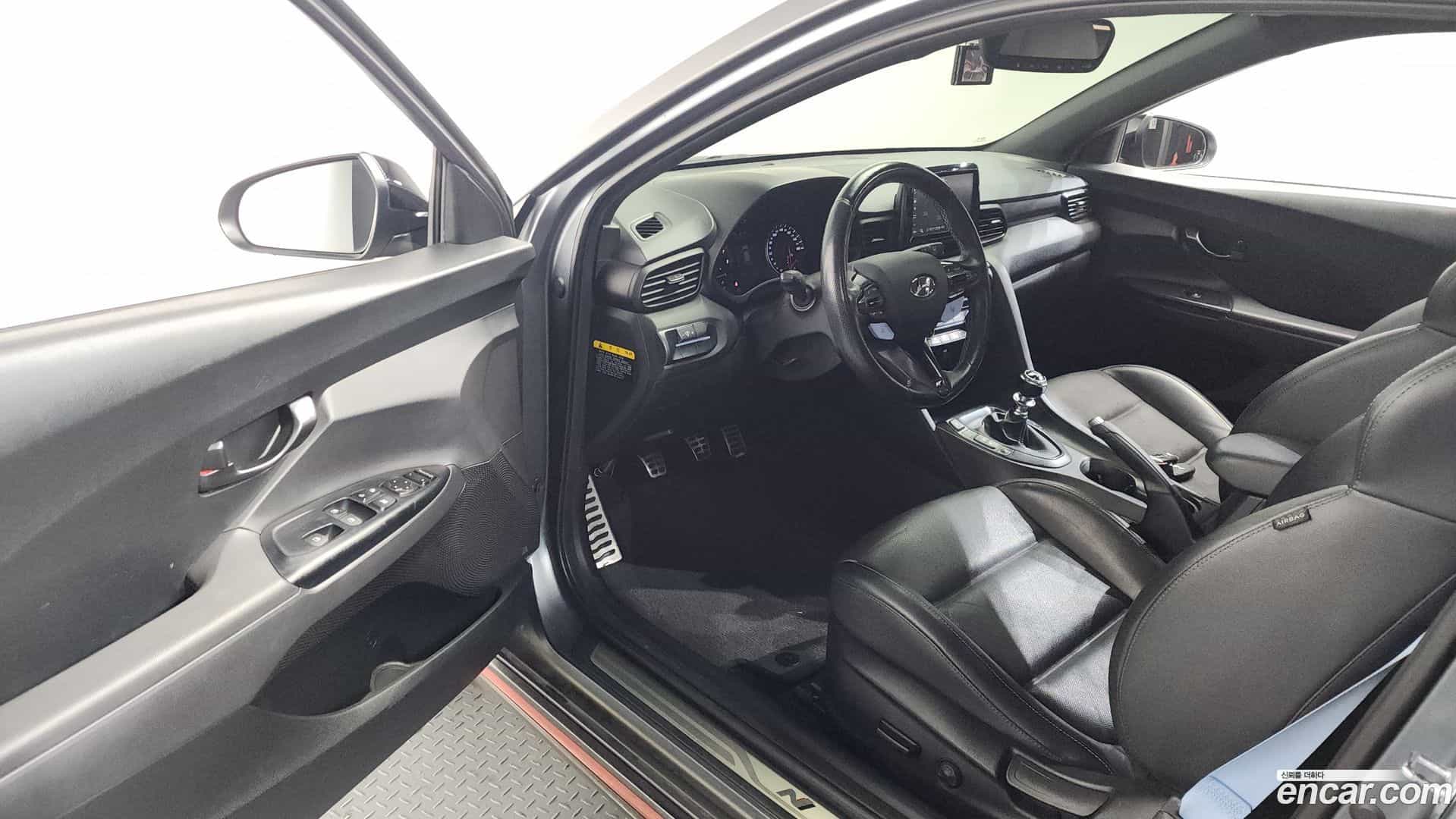 Veloster Hyundai 2019.6-INNER-010